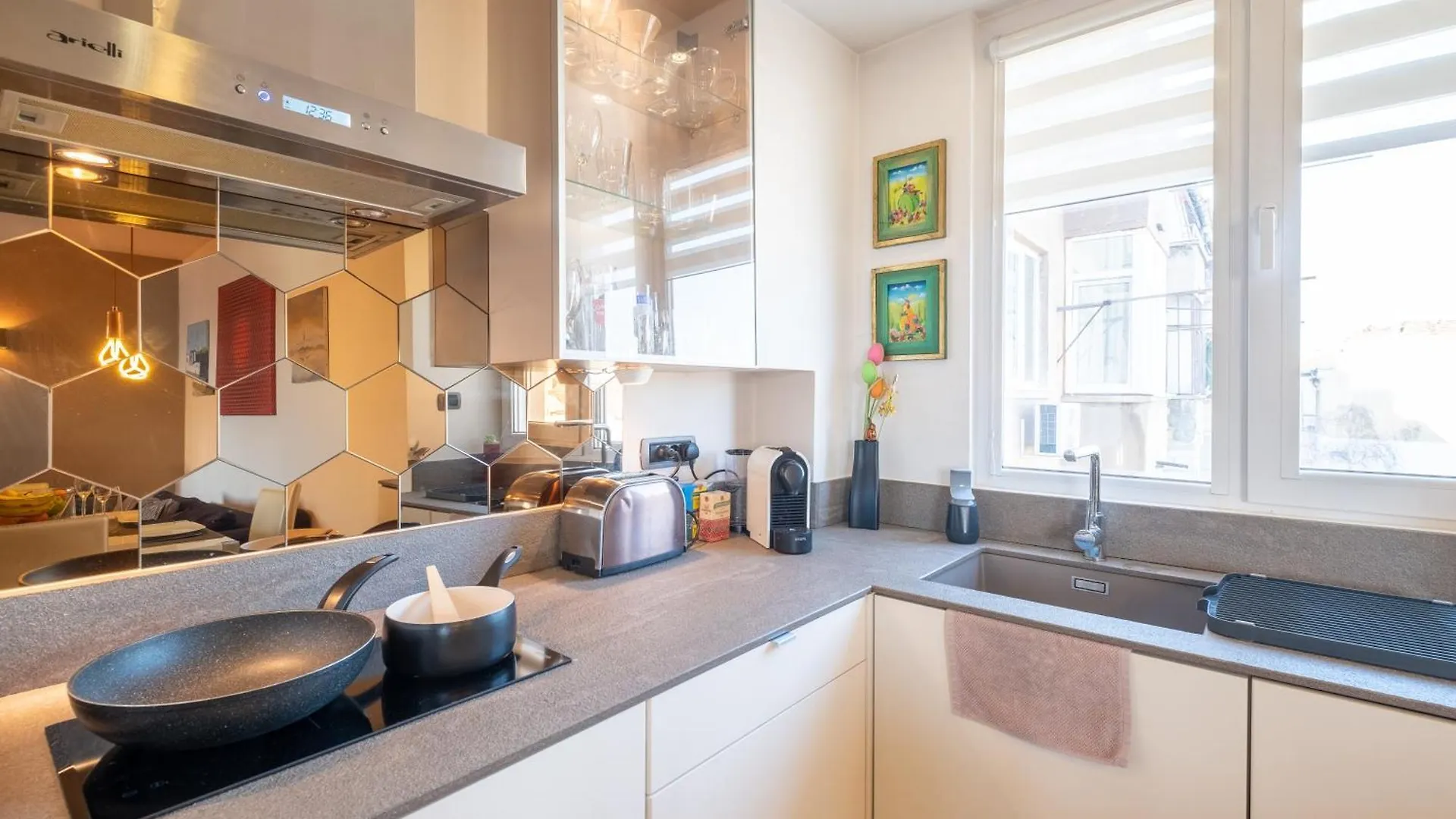 Tranquil Place In The Middle Of Downtown 2Br Sofia 0*,